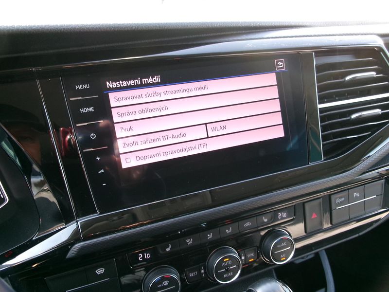 Volkswagen Multivan (2020) 2,0TDI DSG NAVI AC BT  - fotka 33 z 40