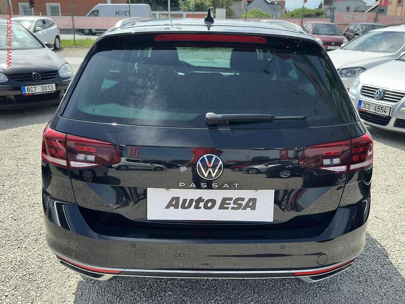 Volkswagen Passat (2022) 2.0 TSi, 2.maj,ČR, DSG, LED - fotka 5 z 22