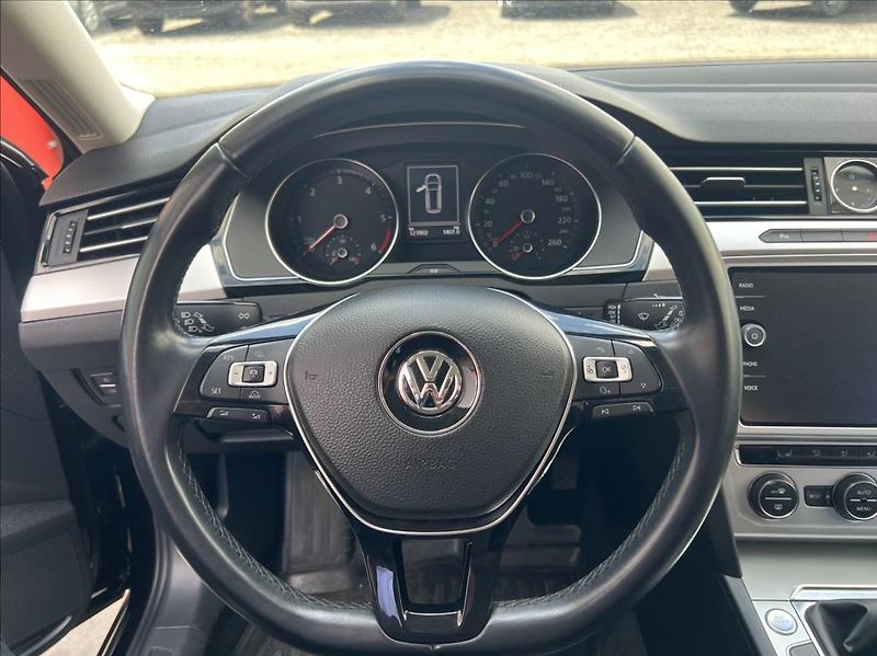 Volkswagen Passat 2,0 TDi MATRIX ComfortLine - fotka 24 z 28