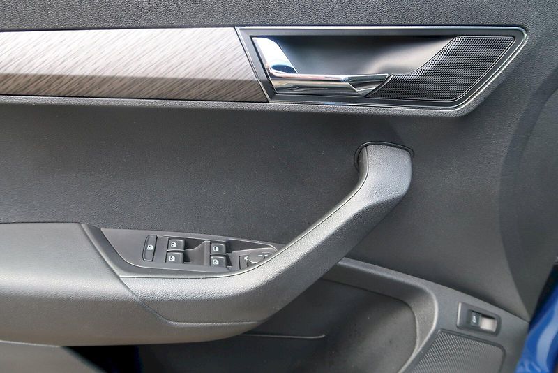 Škoda Karoq (2025) Top Selection 1.5 TSI 110 kW D - fotka 16 z 30