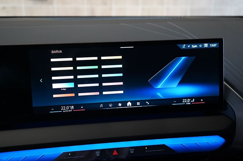 BMW X3 20d xDrive, Tažné, HUD, H/K - fotka 37 z 48