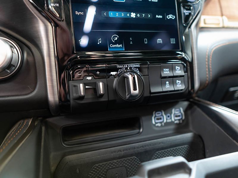 Dodge RAM (2022) 5.7 Longhorn RAMBOX Multitail - fotka 27 z 40