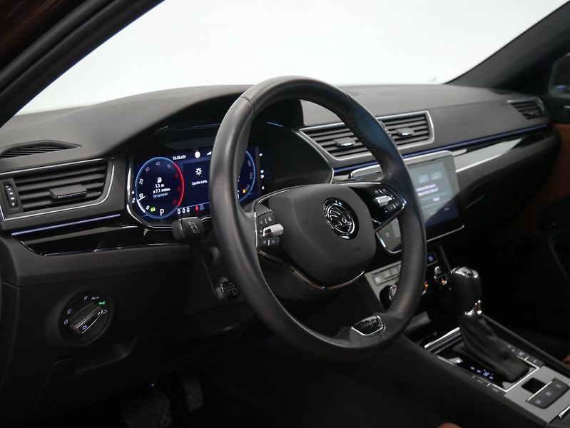 Škoda Superb - fotka 14 z 30