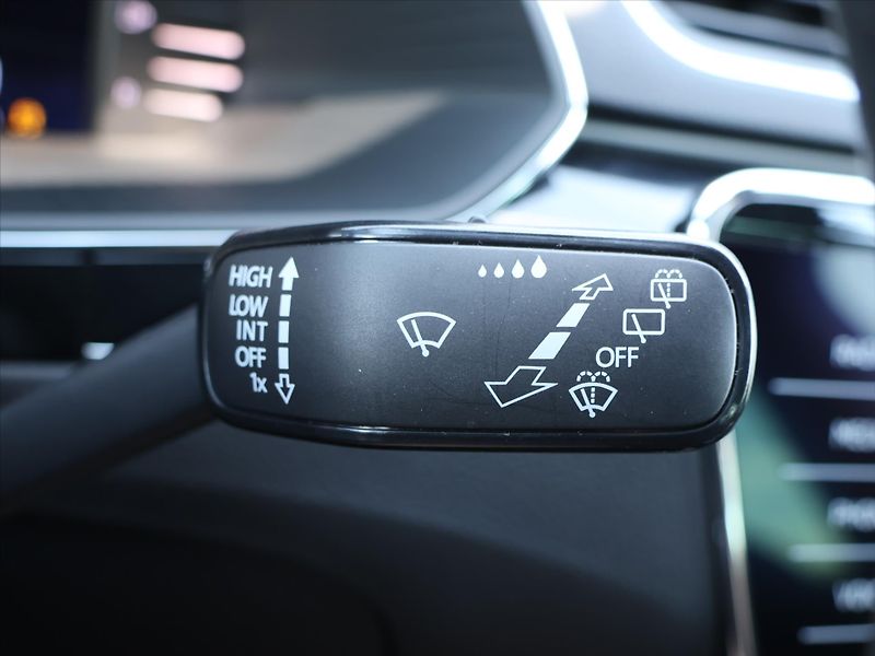 Škoda Superb 2,0 TDI 147kW CZ 4x4 L&K DSG D - fotka 21 z 35