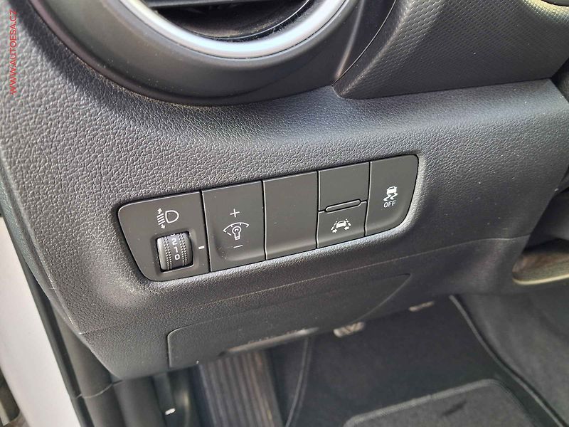 Hyundai Kona (2018) 1.0 T-GDi, AC, navi, park - fotka 14 z 19