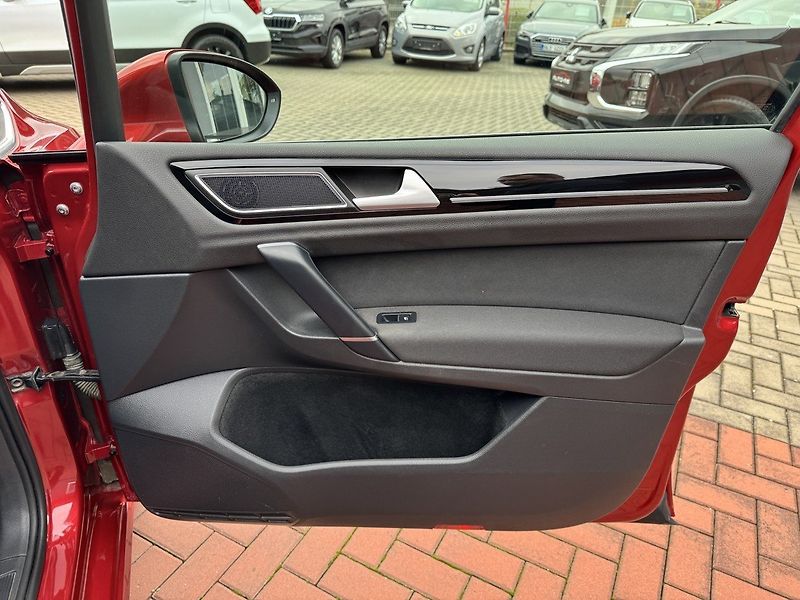 Volkswagen Golf Sportsvan (2016) 1.4TSi HighLine Xenony Navi - fotka 16 z 48