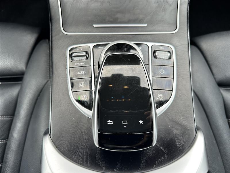 Mercedes-Benz GLC 220d 4MATIC AMG Linie - fotka 12 z 13