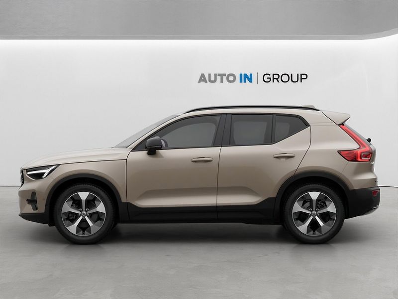 Volvo XC40 (2026) DARK B4 PLUS FWD, Nez.topení - fotka 3 z 10