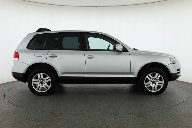 Volkswagen Touareg (2006) 3.0 V6 TDI, 4X4, Automat - fotka 6 z 17