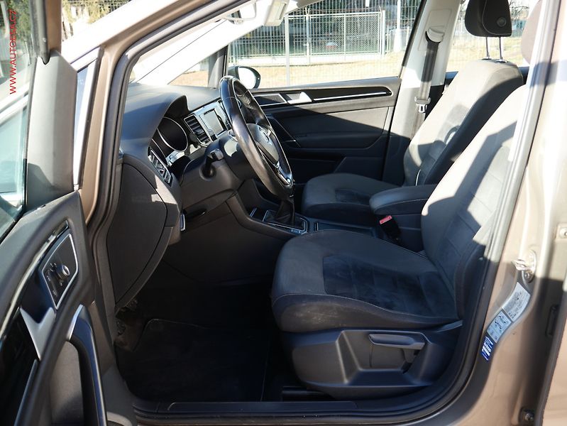 Volkswagen Golf Sportsvan (2015) 2.0TDi, Highline, bixen, TZ - fotka 9 z 21