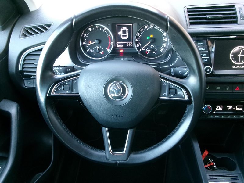 Škoda Fabia 1,2 TSI AUTOKLIMA TAŽ NAVI - fotka 14 z 29