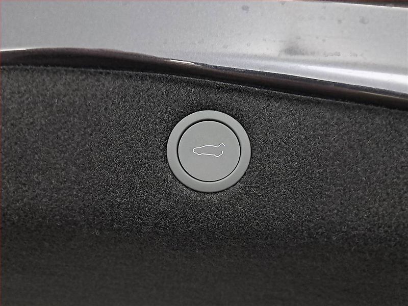 Tesla Model 3 (2025) Standard Range 60kWh, SoH 98% - fotka 30 z 34