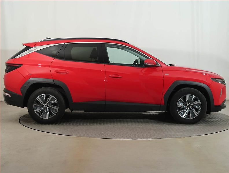 Hyundai Tucson (2022) 1.6 T-GDI - fotka 6 z 14