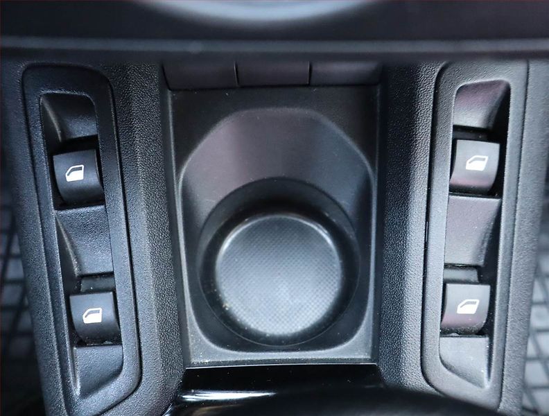 Peugeot 301 (2019) 1.6 VTi, Automat, Serv.kniha - fotka 16 z 19