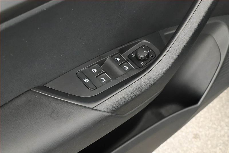 Škoda Karoq (2019) 1.5 TSI - fotka 10 z 20