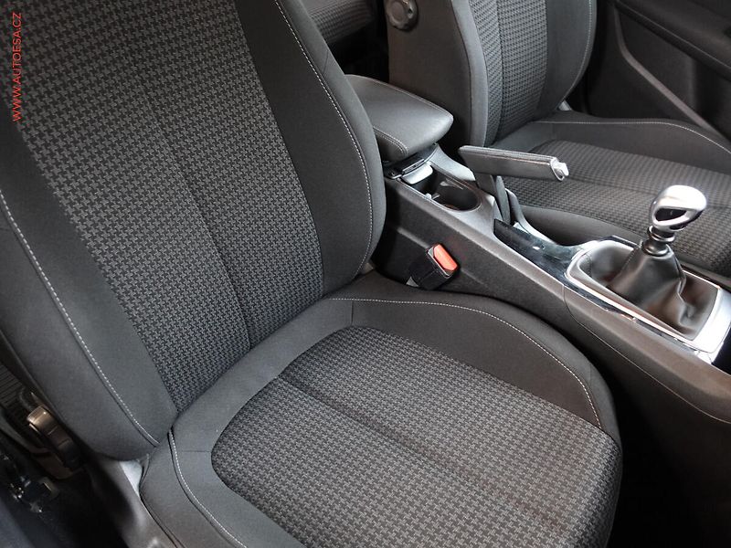 Peugeot 308 (2018) 1.5 HDi, Navi, AC - fotka 11 z 22