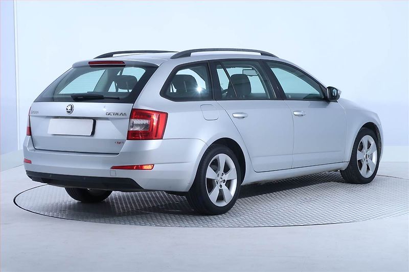 Škoda Octavia (2014) 2.0 TDI, 4X4, Xenony - fotka 5 z 21