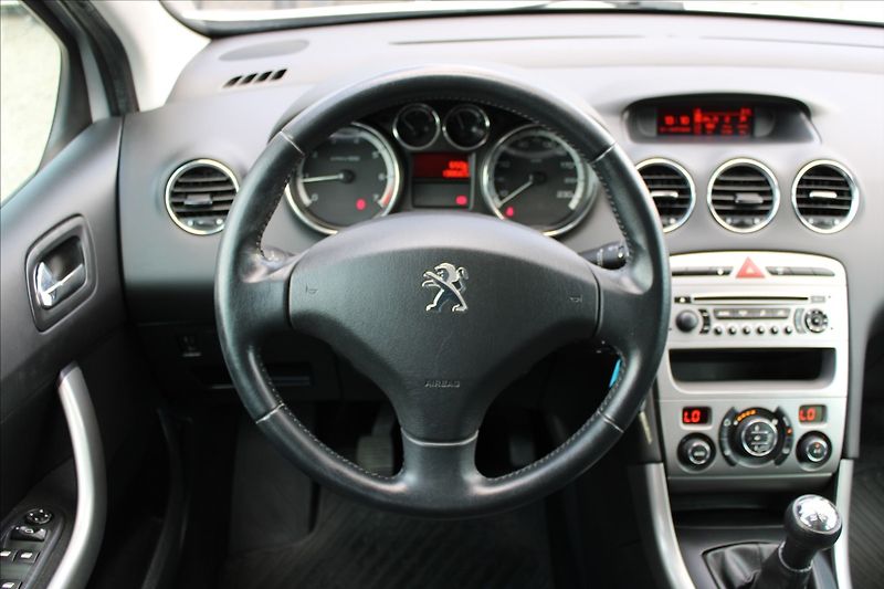 Peugeot 308 1,6 i  NOVÉ V ČR,1.MAJITEL - fotka 9 z 26