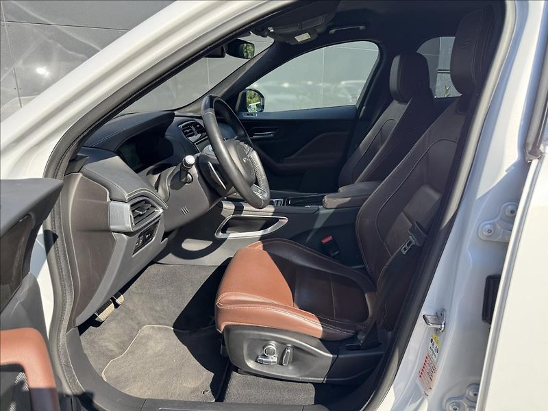 Jaguar F-Pace 3,0 30d V6 AWD S AT DPH - fotka 11 z 33