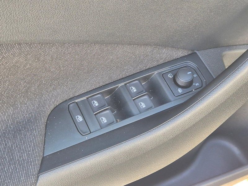 Škoda Kamiq (2025) Top Selection 1.0 TSI 85 kW 7° - fotka 13 z 30