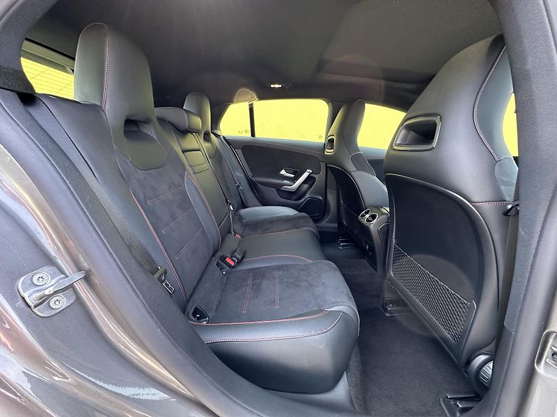 Mercedes-Benz CLA (2023) C180 AMG/PANAROMA/FACELIFT - fotka 25 z 44