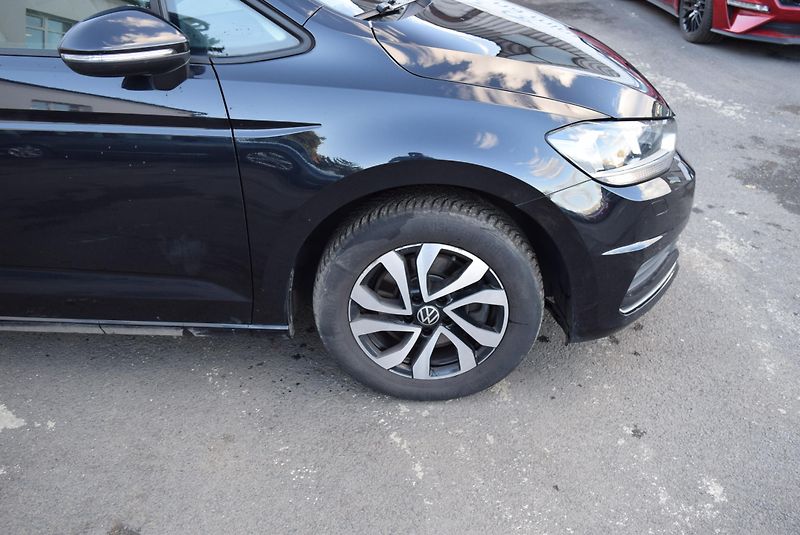 Volkswagen Touran (2021) 1.5TSI 110kw ACTIVE 7 MÍST NAV - fotka 5 z 41