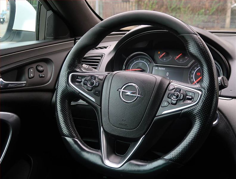 Opel Insignia (2014) 2.0 CDTI, po STK - fotka 16 z 18