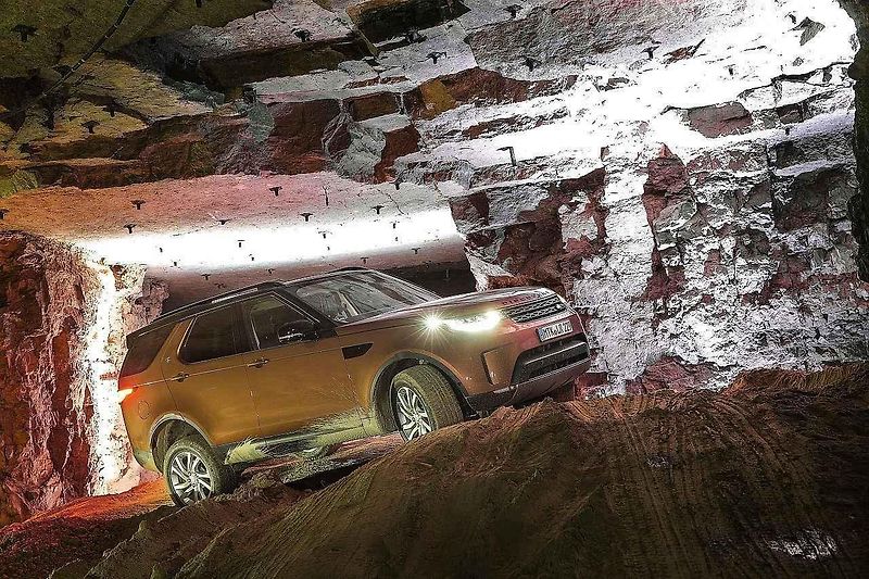Land Rover Discovery.