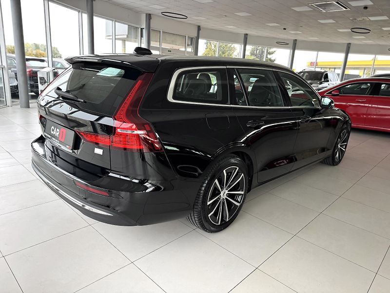 Volvo V60 T6 AWD*Recharge*KeyLess*Tažné - fotka 5 z 39