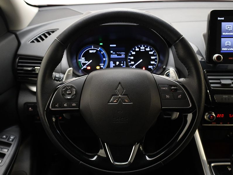 Mitsubishi Eclipse Cross (2022) 2.4i PHEV,4x4, nové ČR 1.maj. - fotka 21 z 30