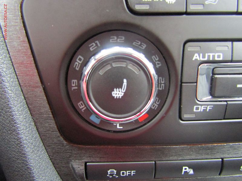 Škoda Octavia (2010) 2.0TDI, DSG - fotka 14 z 18