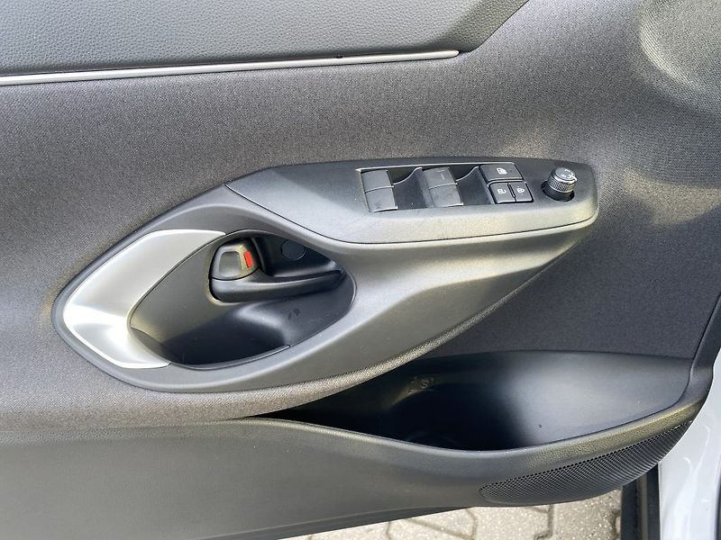 Toyota Yaris Cross 1.5 Hybrid 116 2x4 Comfort - fotka 15 z 25