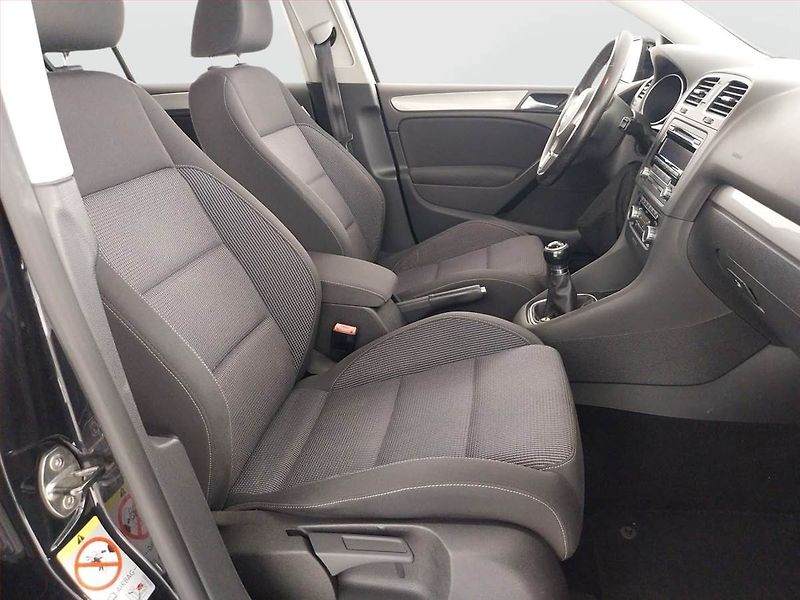 Volkswagen Golf (2010) Comfortline 1.2 TSI, ČR,1.maj - fotka 9 z 17