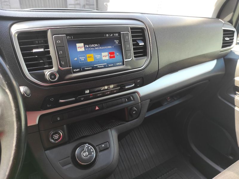 Toyota ProAce Verso 2,0D-4D130kW,L2, Shuttle,ČR - fotka 20 z 44