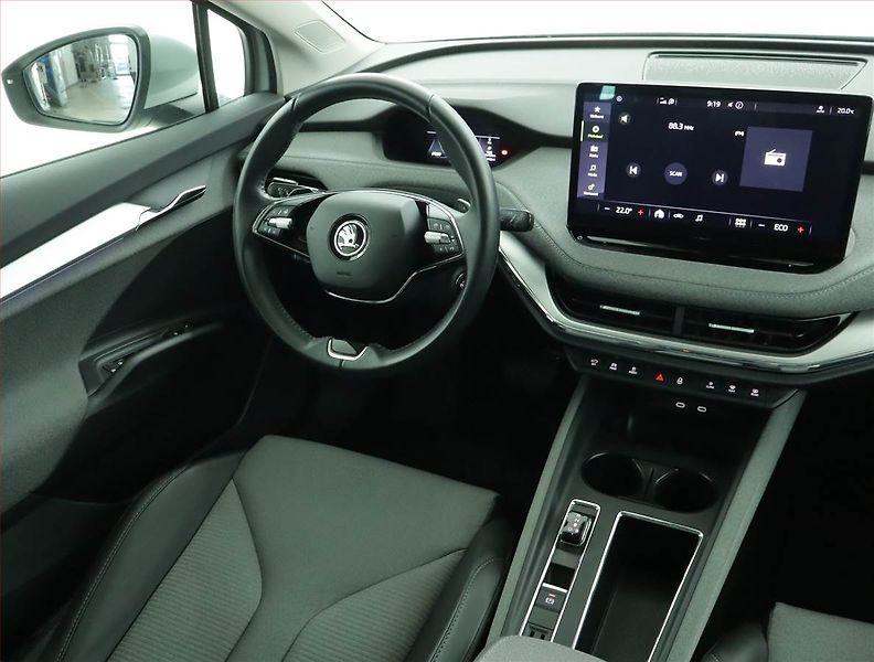 Škoda Enyaq (2023) Suite iV 60 (62 kWh), SoH 90% - fotka 7 z 22