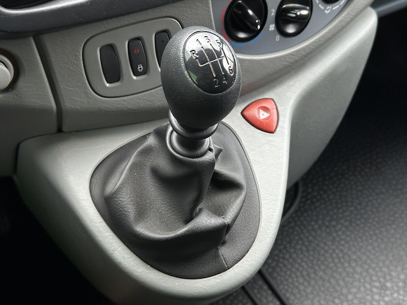 Renault Trafic 2.0dCi 90PS L1-H1 6RM CHLAĎÁK - fotka 27 z 27