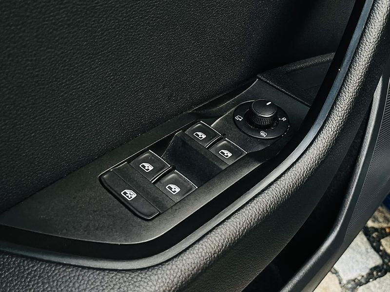 Škoda Superb 2.0TDI DSG TAŽNÉ NEZÁVISLE TOP - fotka 35 z 53