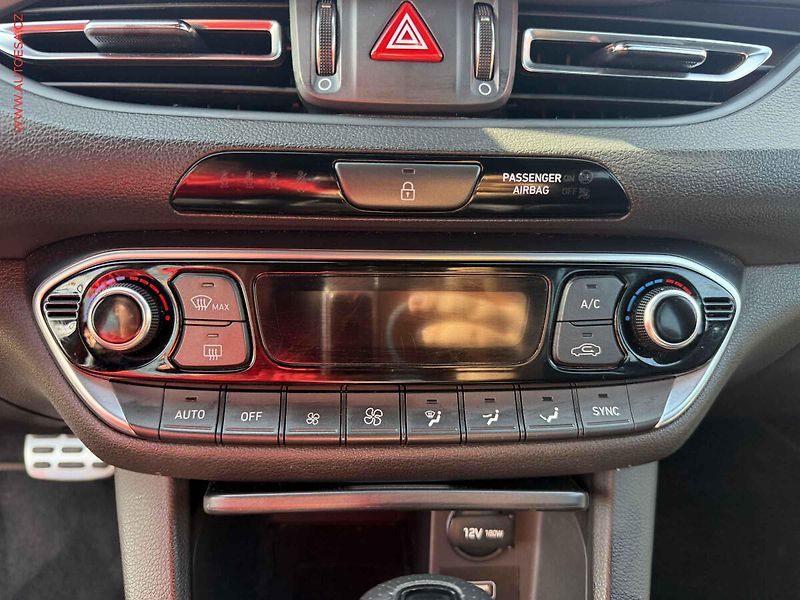 Hyundai i30 (2022) 1.5T-GDi, ČR, AT - fotka 14 z 19