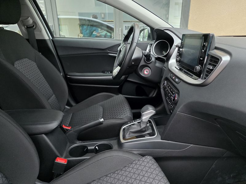 Kia Ceed 1.5-1. MAJ.-V ZÁRUCE-TOP STAV - fotka 11 z 12