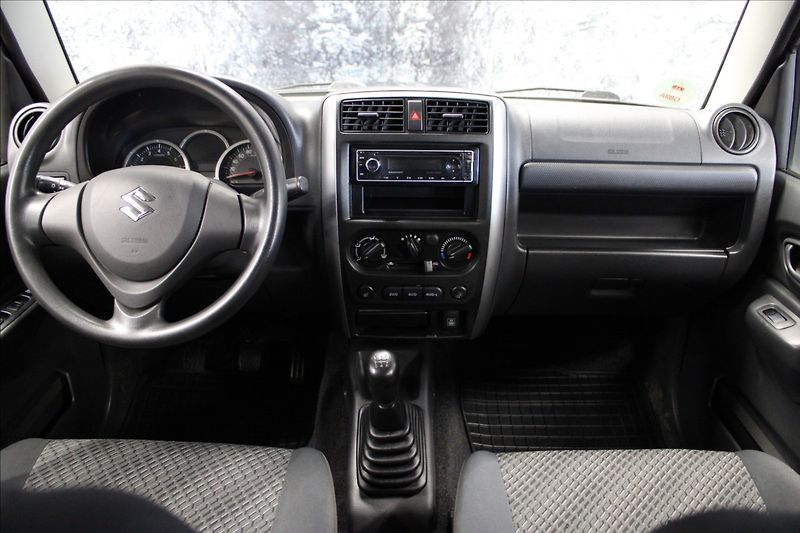 Suzuki Jimny 1,3 i 4x4 tažné, 1.majitel - fotka 23 z 32