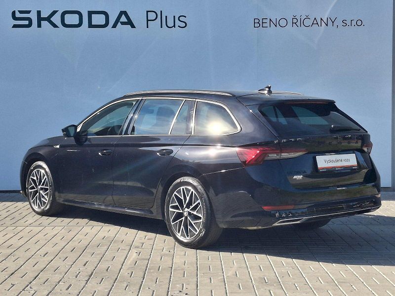 Škoda Octavia (2023) Combi SportLine DSG 4x4 2,0TDi - fotka 12 z 35