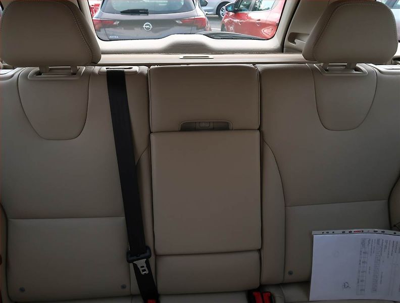 Volvo XC60 (2016) D3, Serv.kniha, Kůže, Navi - fotka 10 z 23