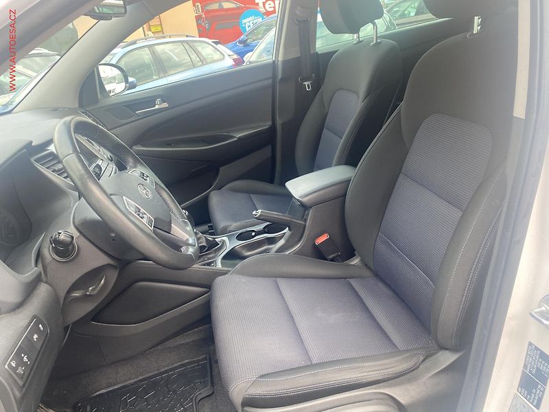 Hyundai Tucson (2016) 1.7 CRDi, ČR, Navi, AC - fotka 9 z 15