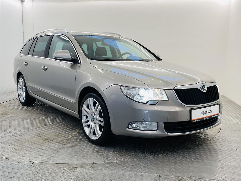 Škoda Superb 2,0 TDI 125kW 4x4 Elegance - fotka 24 z 25