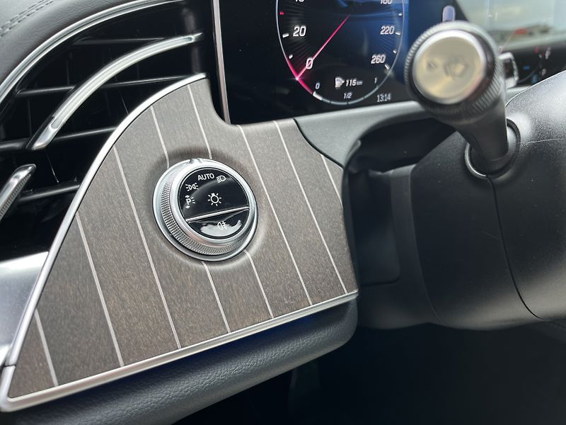 Mercedes-Benz Třídy E E-Třída 220 d 4MATIC kombi - fotka 16 z 18