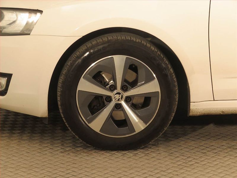 Škoda Octavia (2016) Ambition 1.6 TDI, Tempomat - fotka 14 z 15
