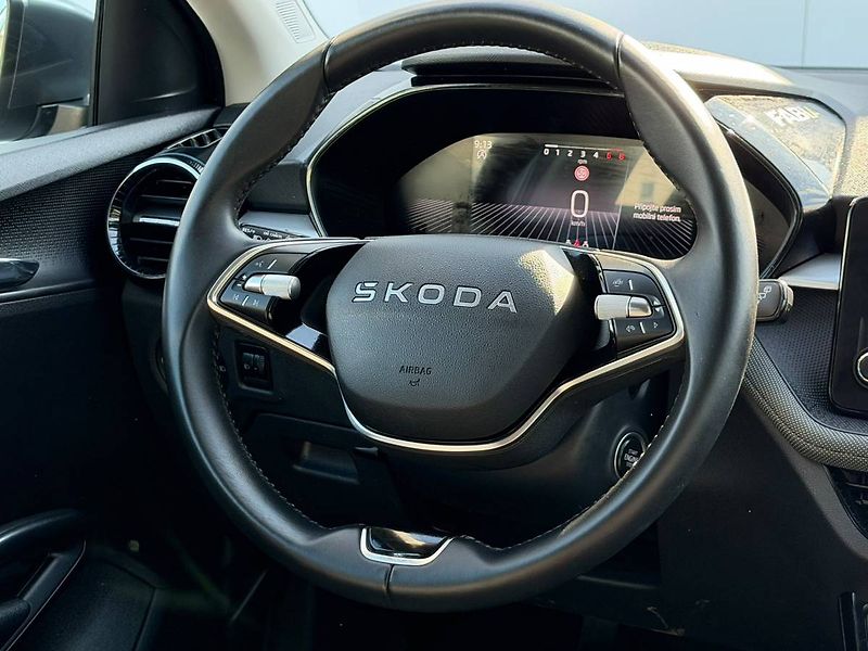 Škoda Fabia Selection 1,0 TSI 70 kW 5° MP - fotka 21 z 30