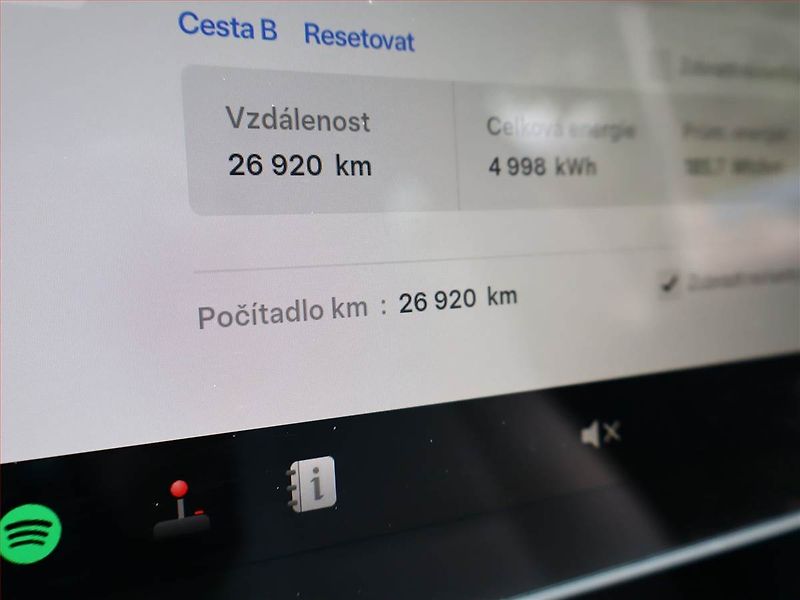 Tesla Model 3 (2022) Performance 79kWh, SoH 96% - fotka 9 z 23