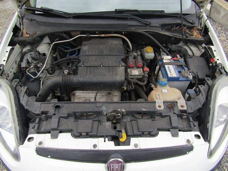 Fiat Punto (2011) 1.4I 57kW CNG - fotka 34 z 34