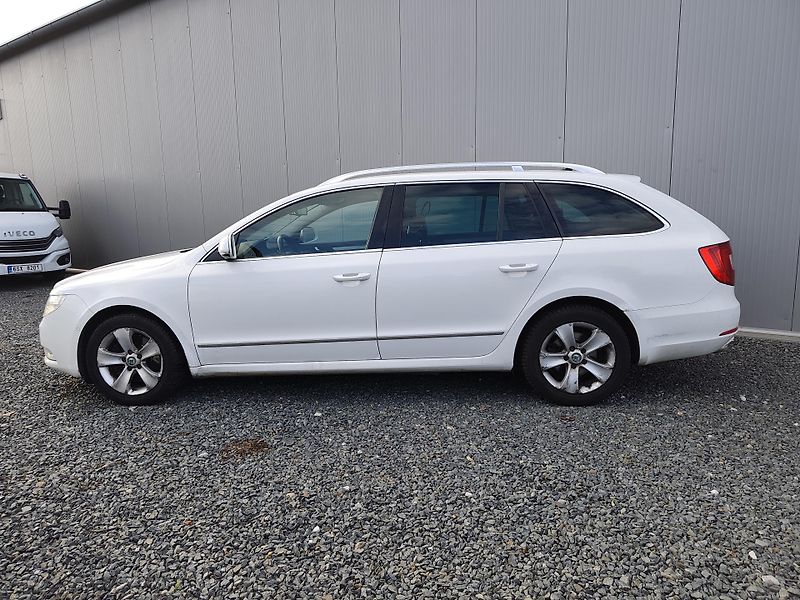 Škoda Superb - fotka 3 z 18